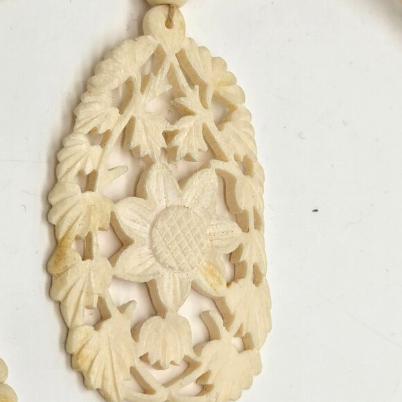 Handcrafted Carved Cream Beaded Necklace Floral Pendant Vintage Jewelry je207 - Picture 7 of 9
